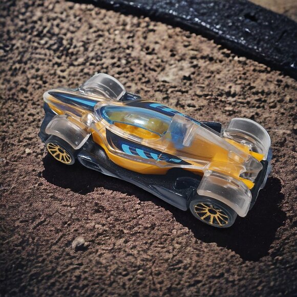 Hot Wheels Die Cast Yellow Race Collectable Car Model NO BOX Vintage - Picture 1 of 8